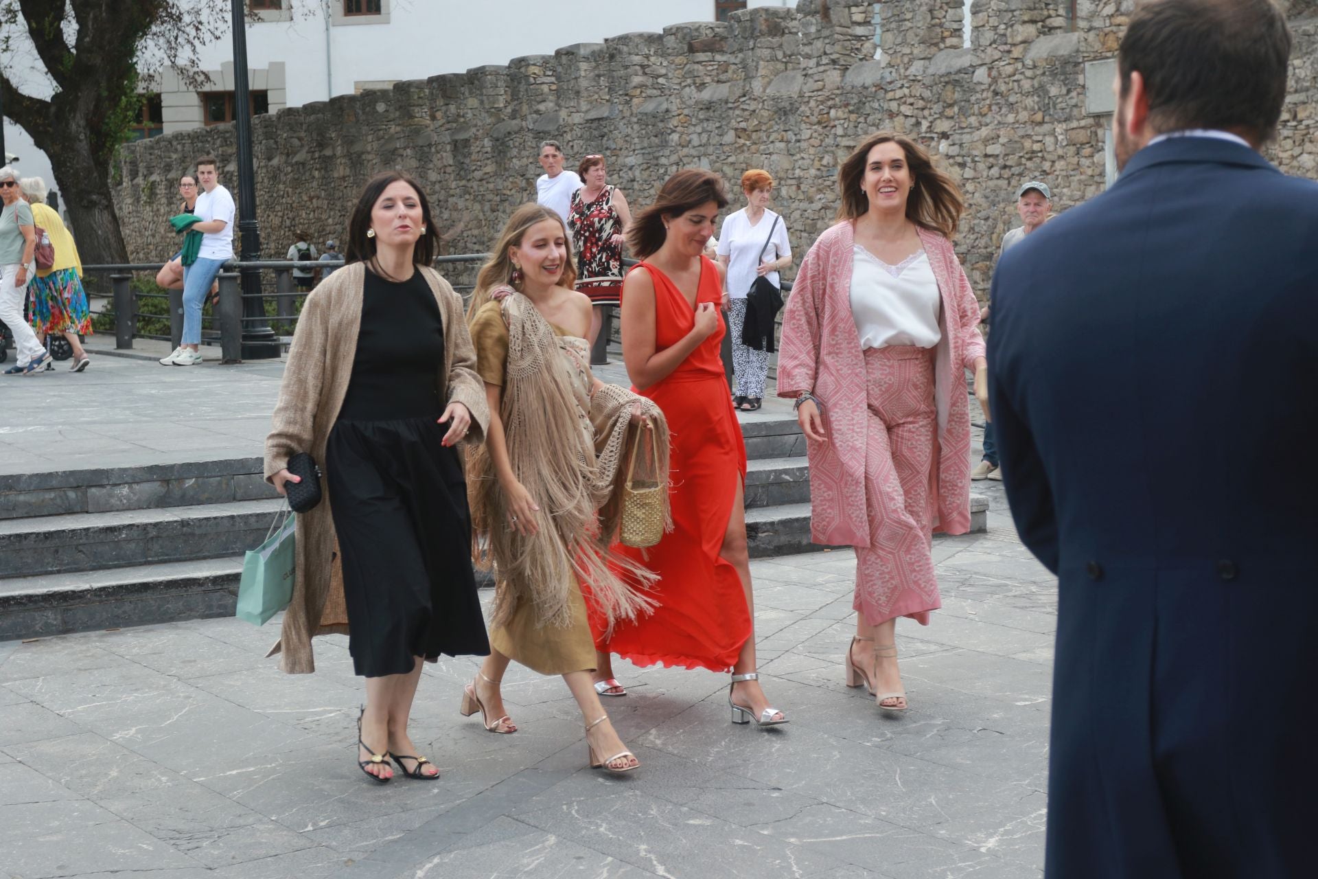 Los invitados a la boda en Gijón de Corín Castro y Javier Barreiro