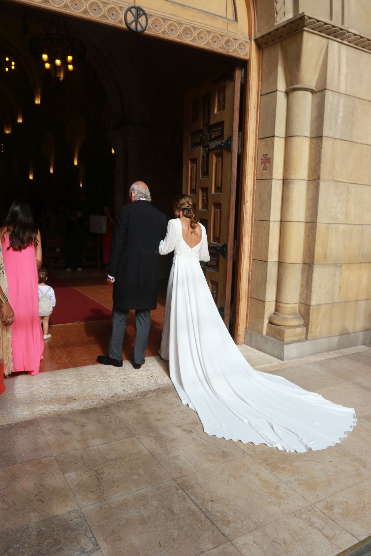 Los invitados a la boda en Gijón de Corín Castro y Javier Barreiro