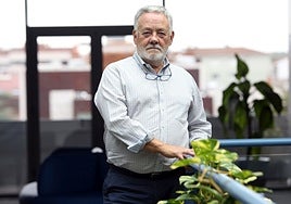 Rafael González en el ayuntamiento de Castrillón.