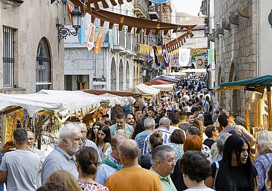 Los afectados remiten malestar gastrointestinal tras comer en los puestos del Mercado Medieval.