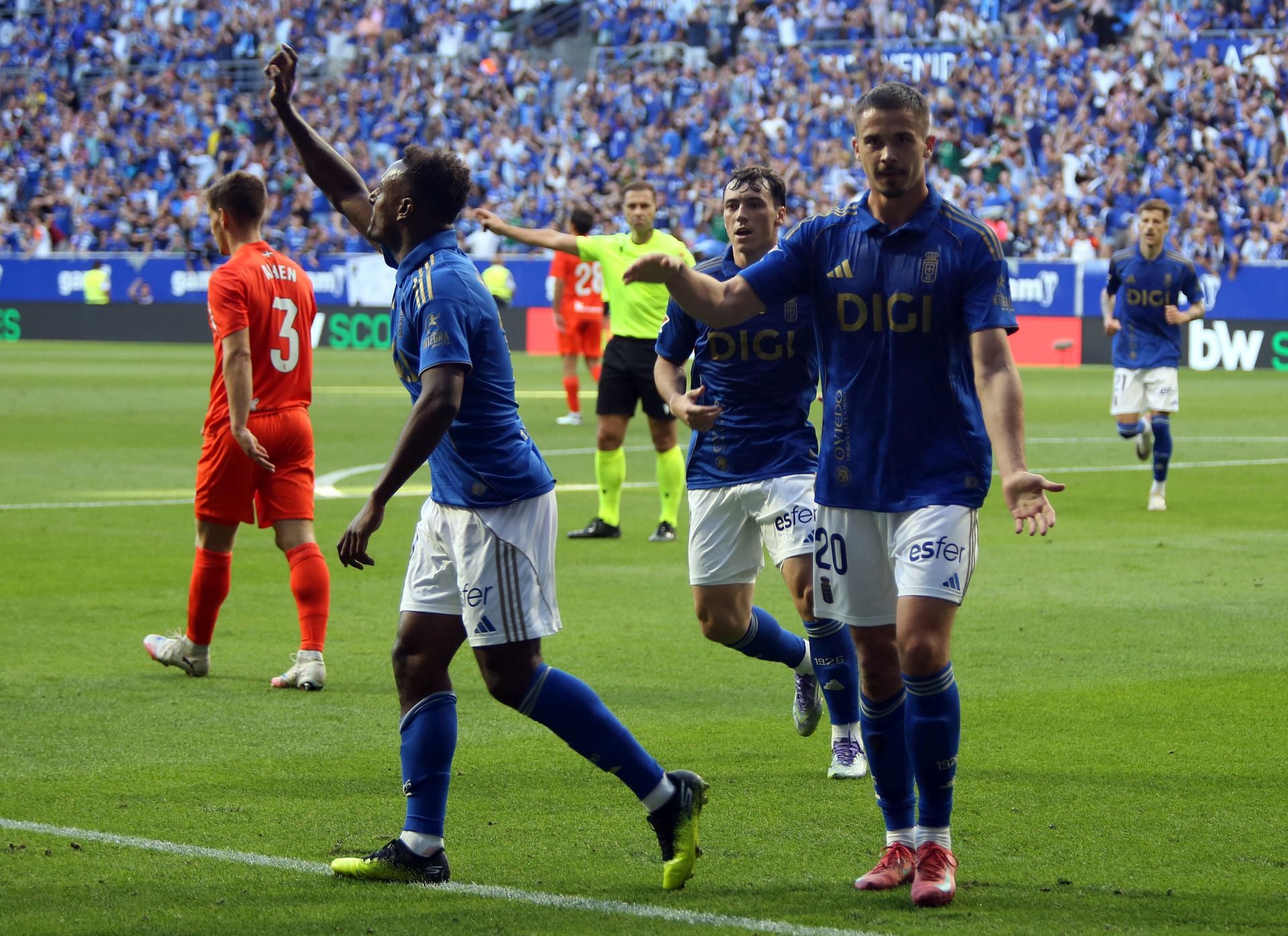 Las mejores jugadas del Real Oviedo - Real Sociedad en imágenes