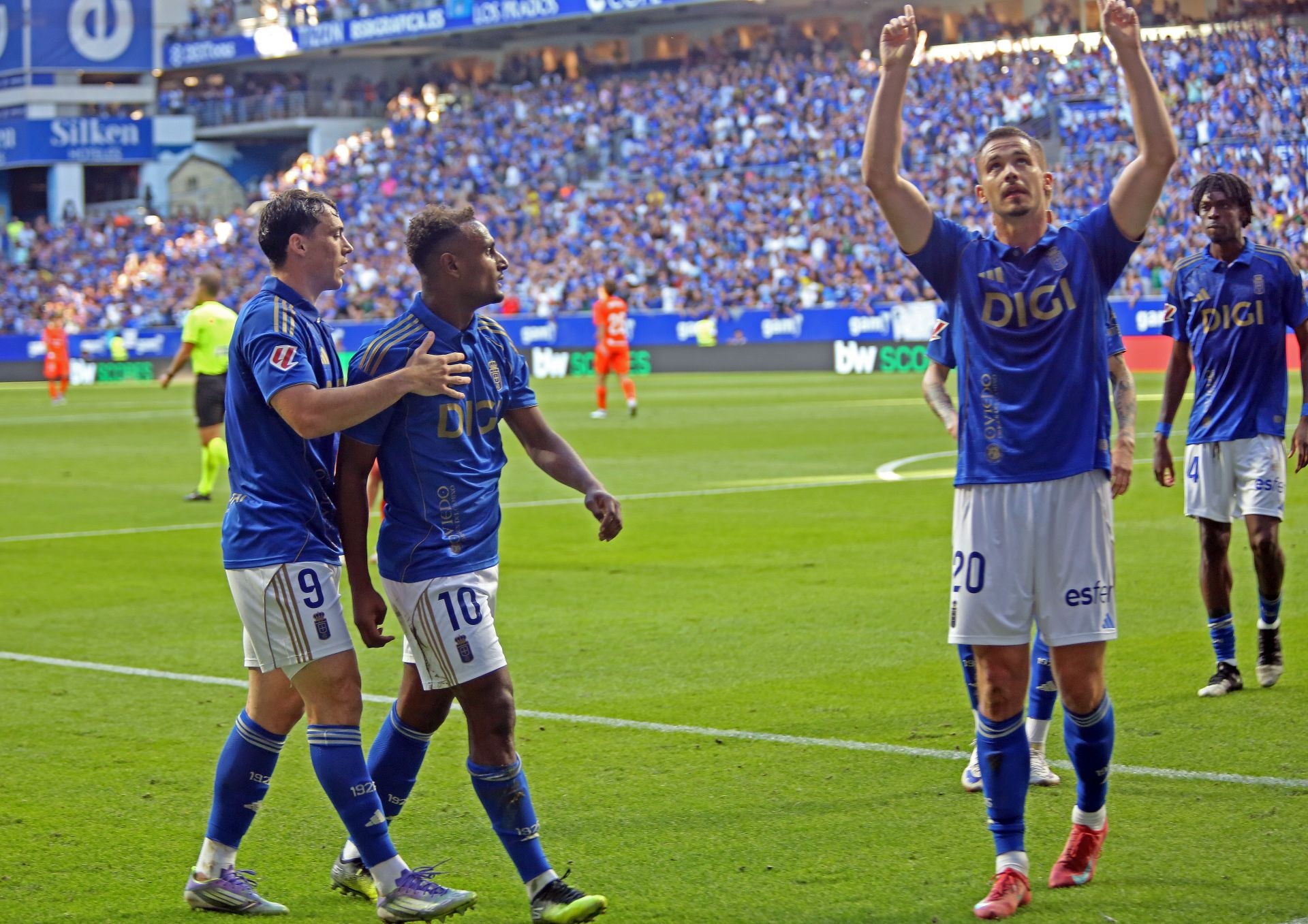 Las mejores jugadas del Real Oviedo - Real Sociedad en imágenes