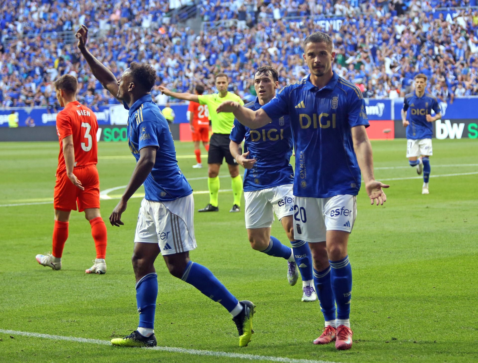 Las mejores jugadas del Real Oviedo - Real Sociedad en imágenes