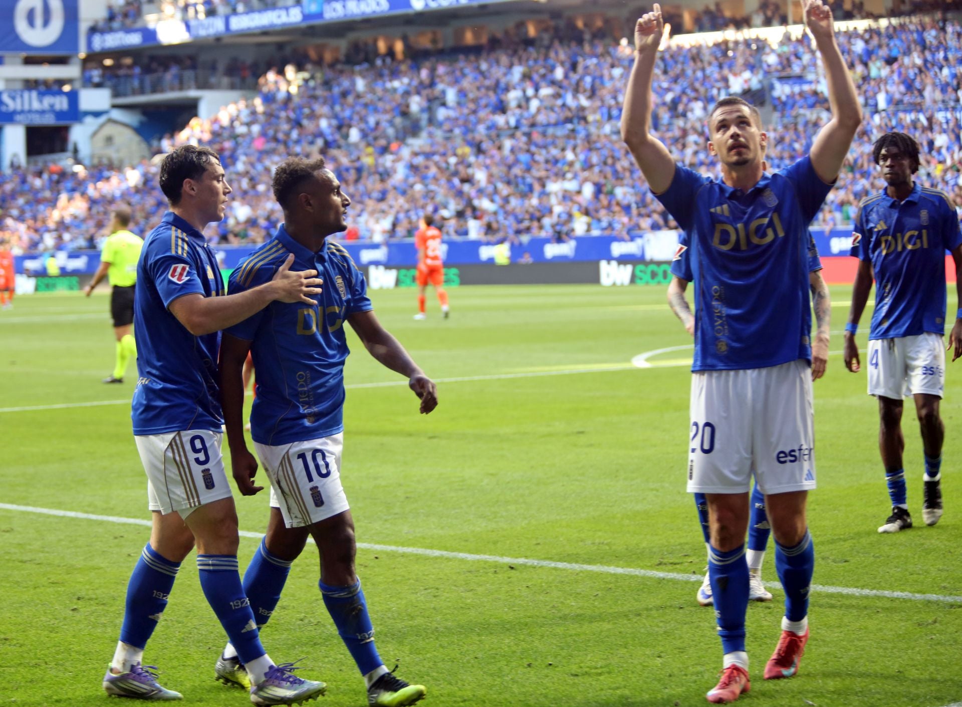 Las mejores jugadas del Real Oviedo - Real Sociedad en imágenes