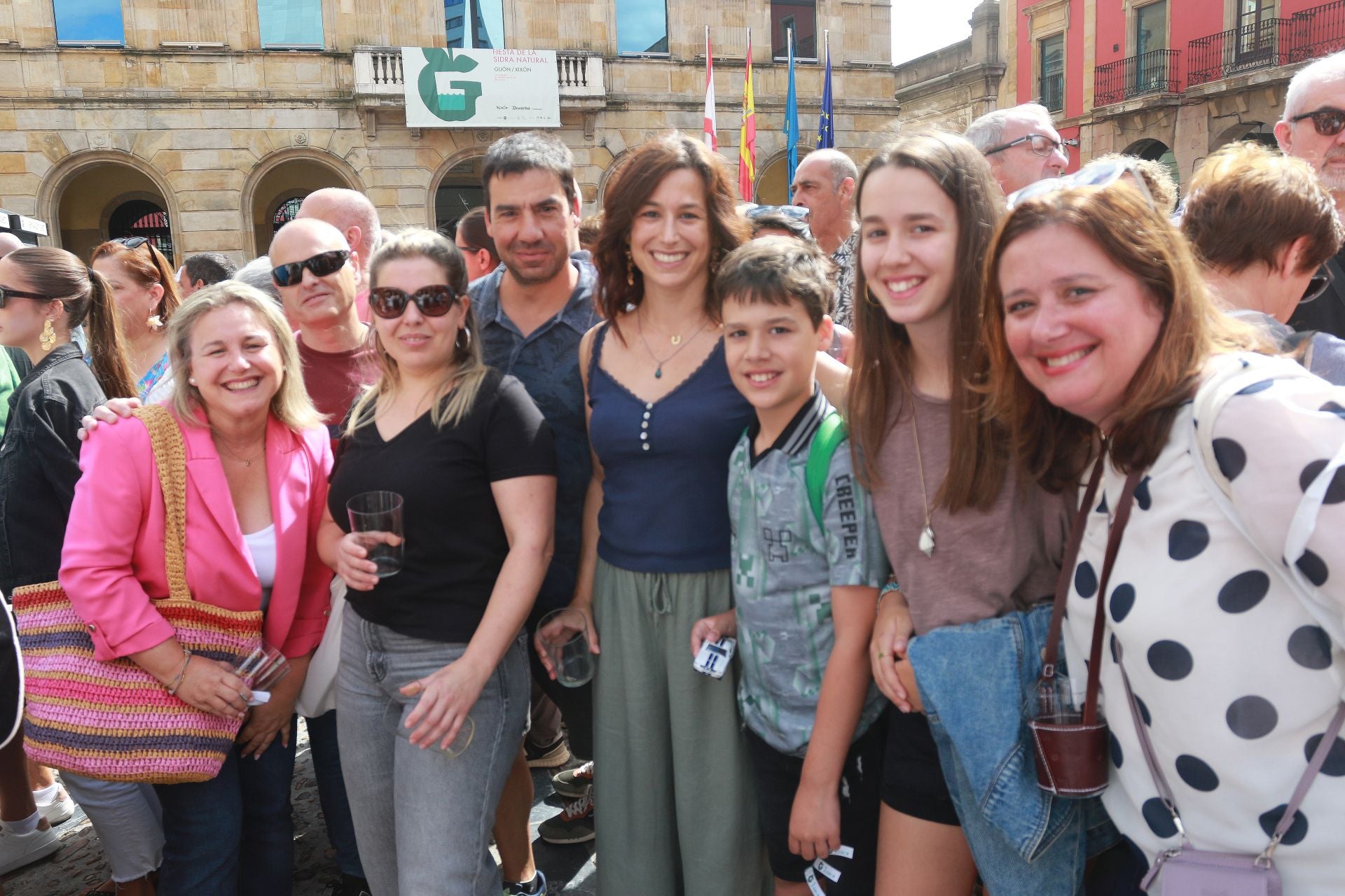 La XXXIV Fiesta de la Sidra Natural de Gijón se despide entre galardones y multitudes