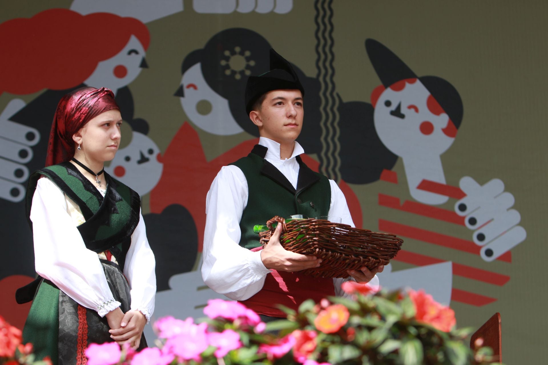 La XXXIV Fiesta de la Sidra Natural de Gijón se despide entre galardones y multitudes
