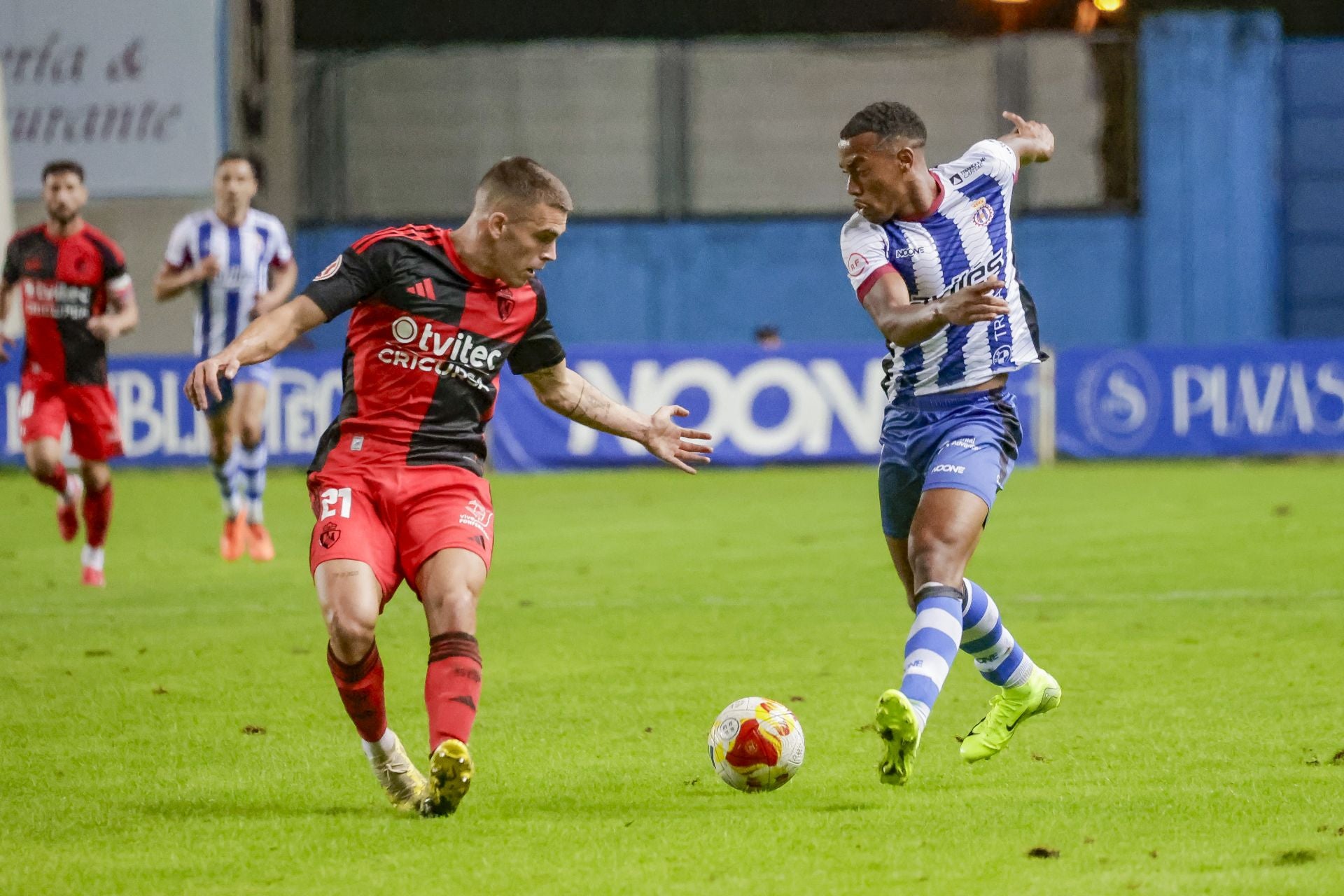 Las mejores jugadas del Real Avilés - Ponferradina en imágenes