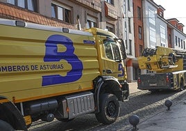 Los Bomberos de Asturias, en una imagen de archivo de una intervención en Siero.
