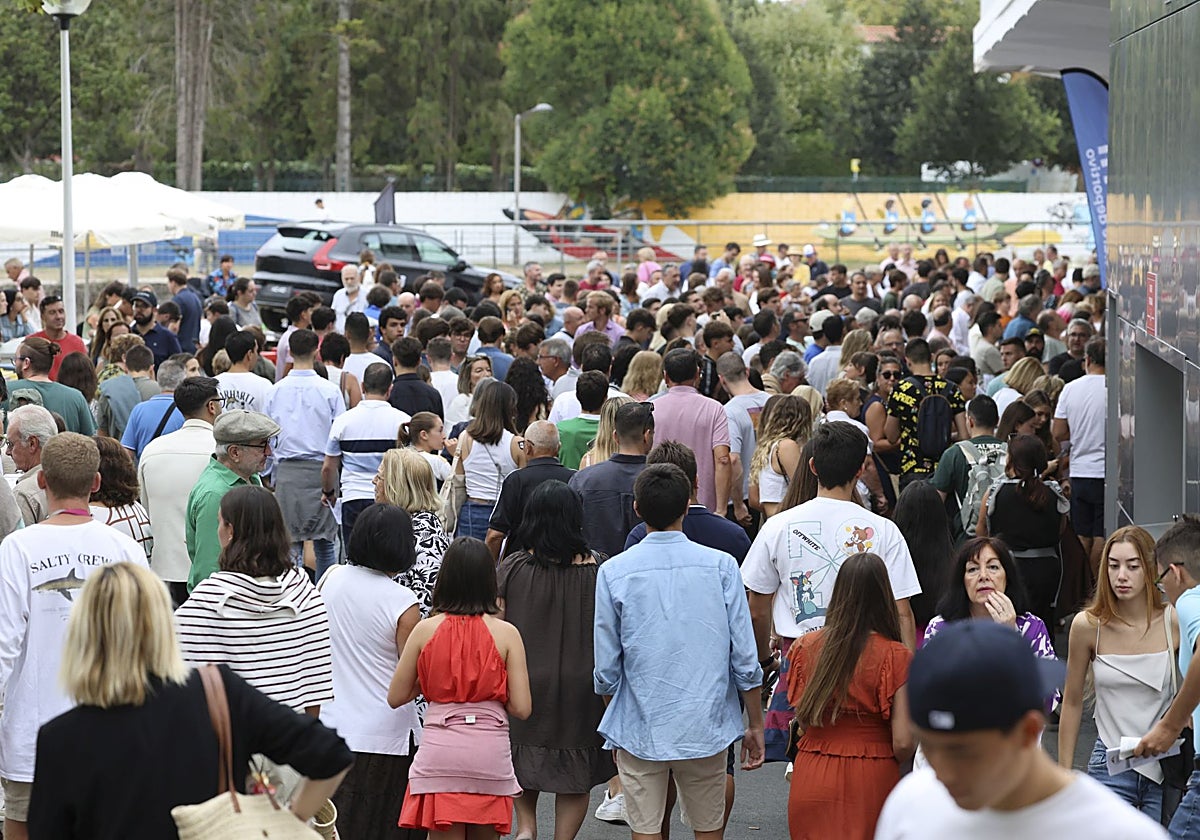 Asistentes al Concurso Hípico celebrado en Las Mestas.