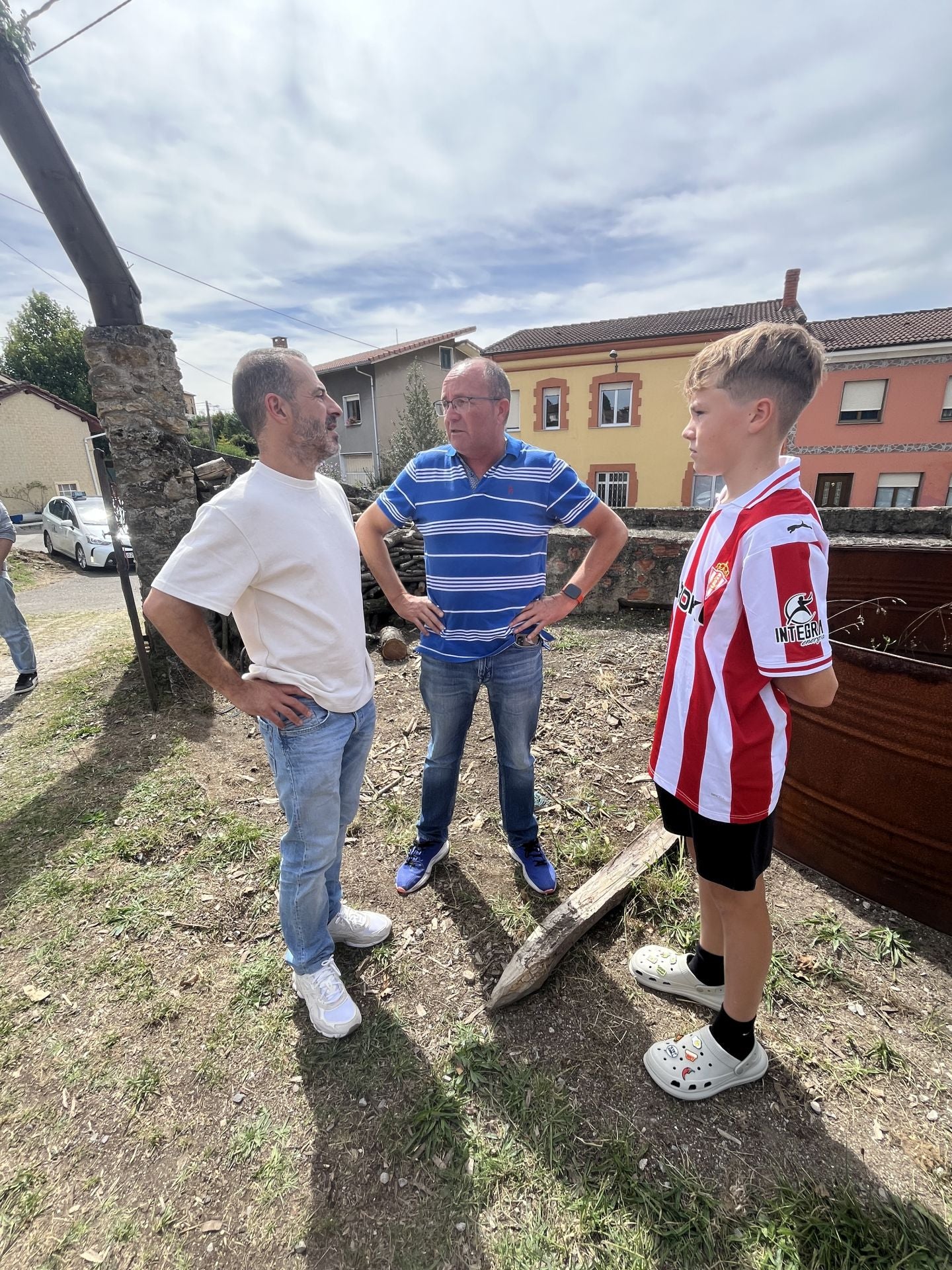 Bien de sidra y comedia en Valdesoto para celebrar su Pueblo Ejemplar