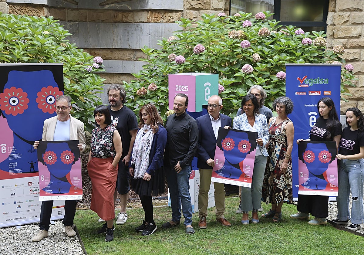 Representantes de las compañías participantes junto a Antón García y Montserrat López.