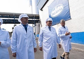Alberto Álvarez, Jordi Hereu y José Manuel Flórez, en las instalaciones de Central Lechera.