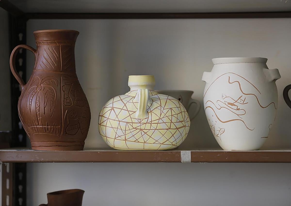 Imagen secundaria 1 - Detalle de varias de las piezas decoradas por Xavier Mariscal.