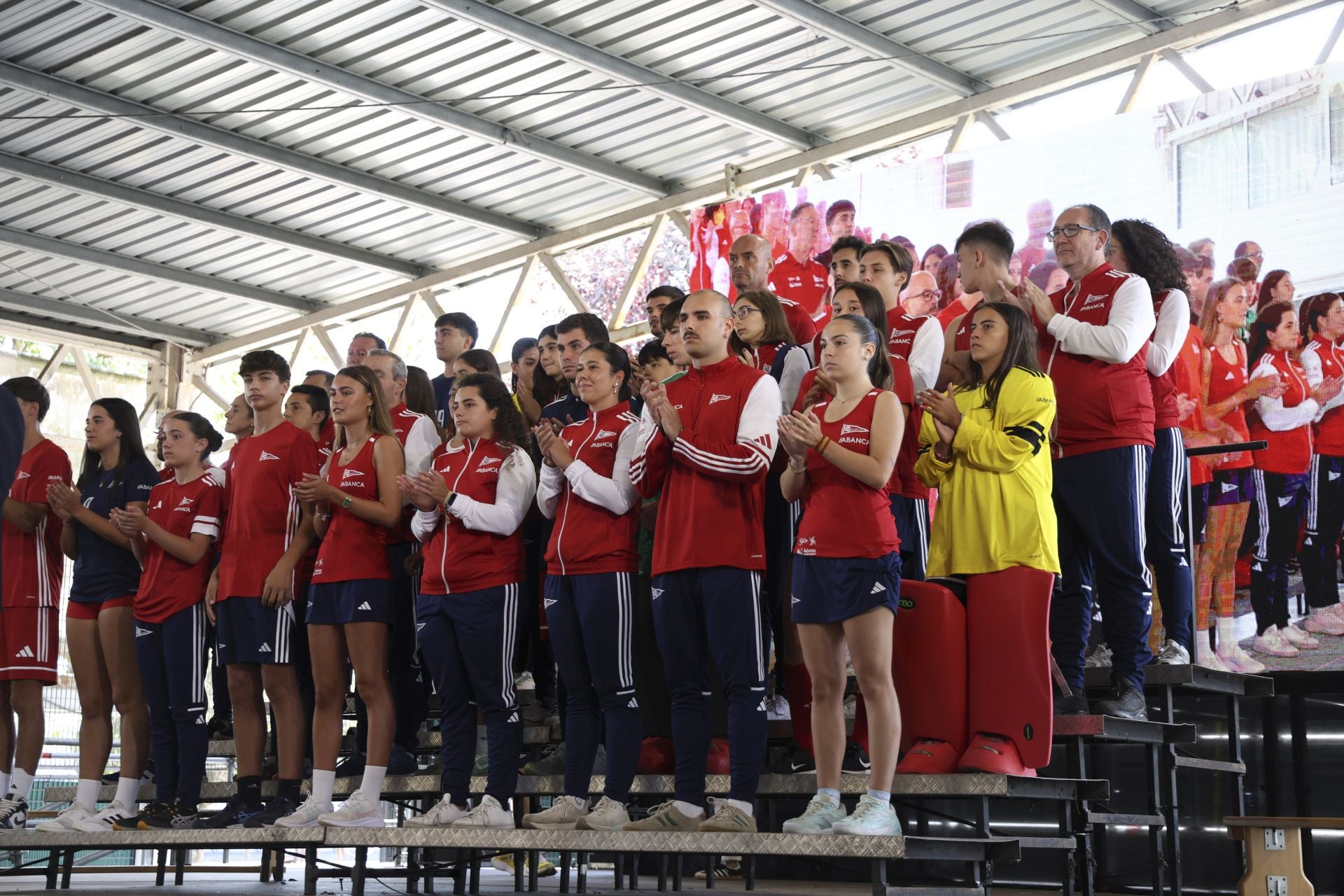 Así son las nuevas equipaciones deportivas del Grupo Covadonga