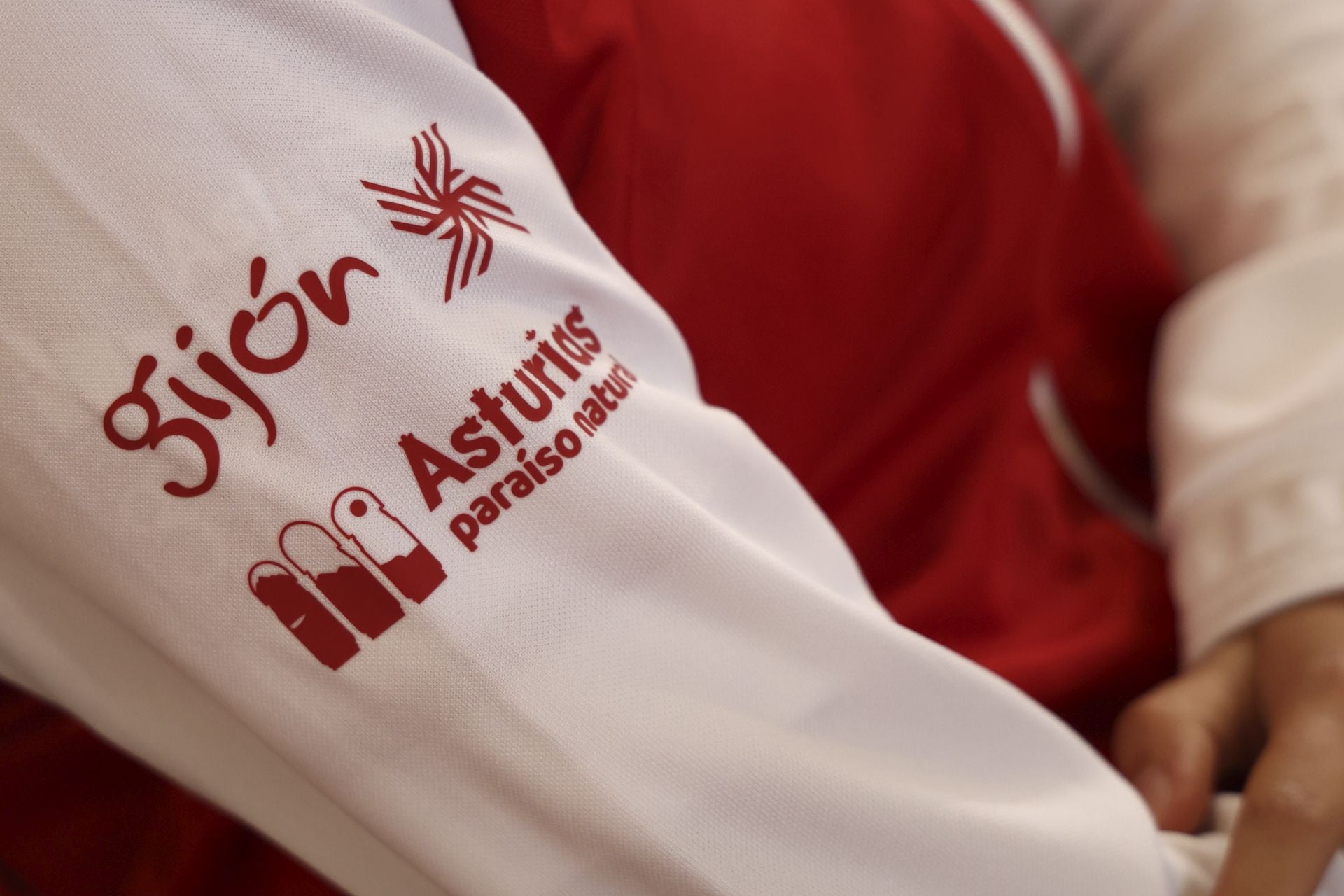 Así son las nuevas equipaciones deportivas del Grupo Covadonga