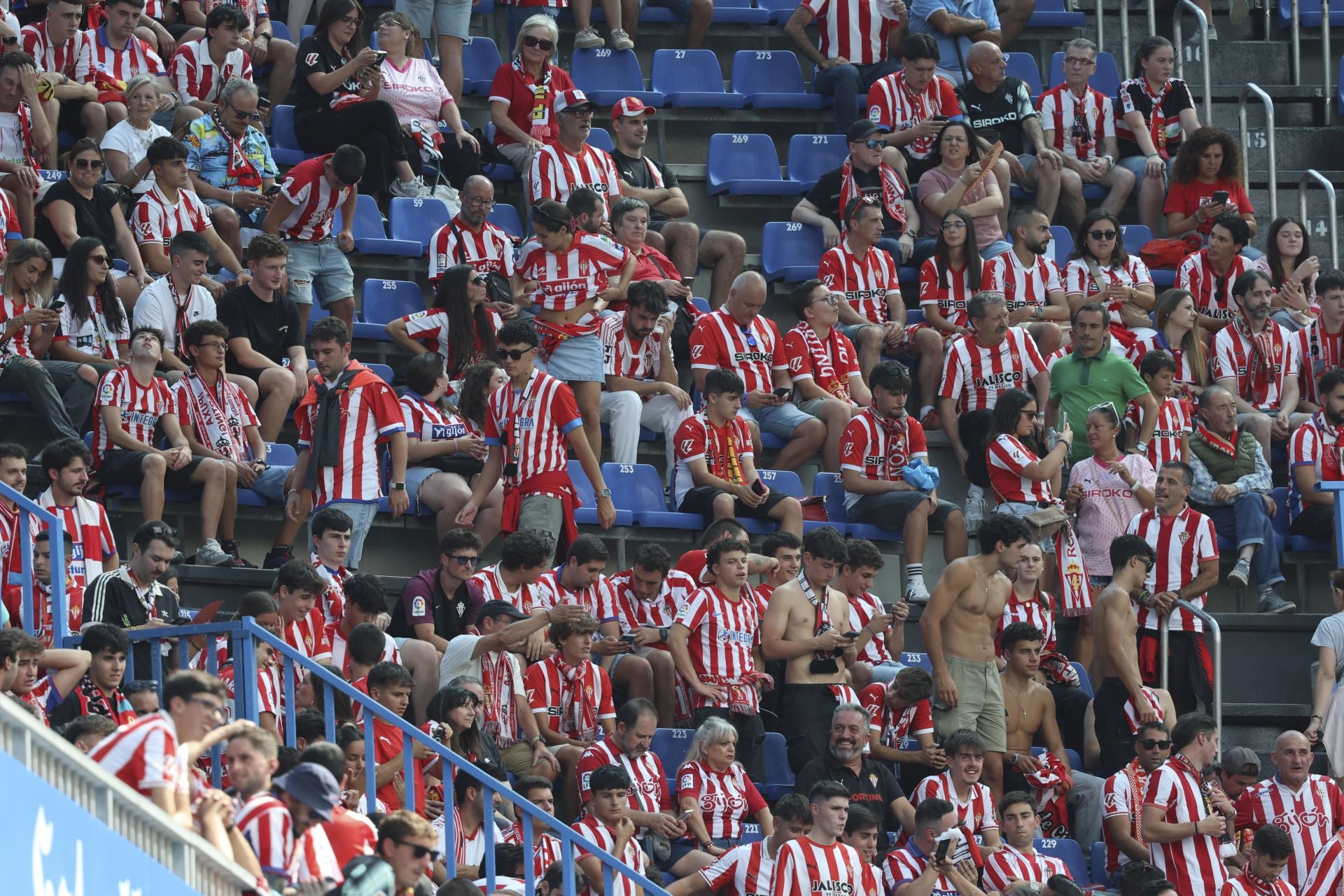 La &#039;mareona&#039; conquista La Coruña ¿Estuviste? ¡Búscate!