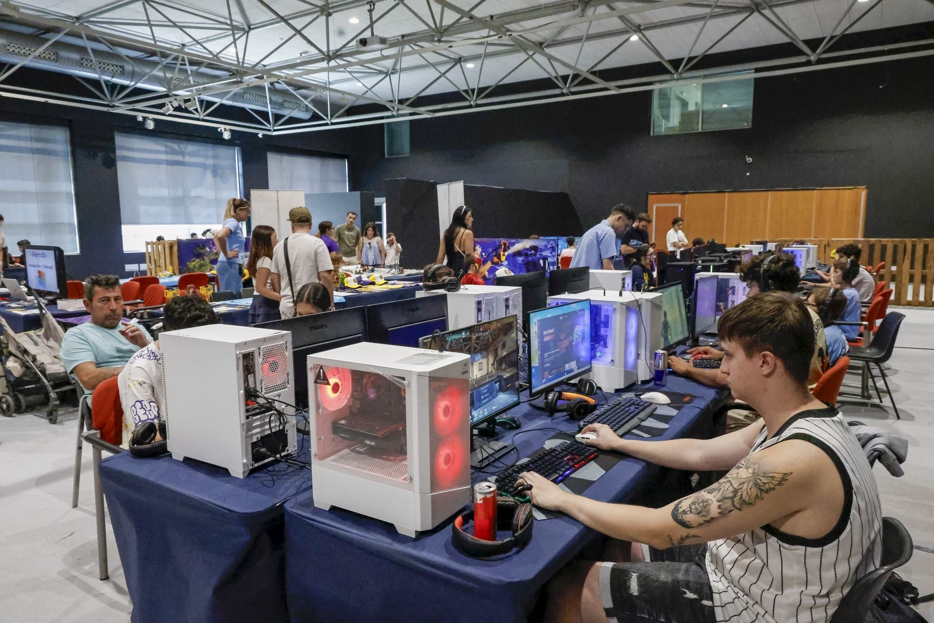 Seguna jornada de la CometCon en Gijón