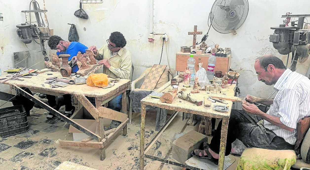 Taller de artesanía en el que trabaja la familia de Danial y que vivía del turismo.