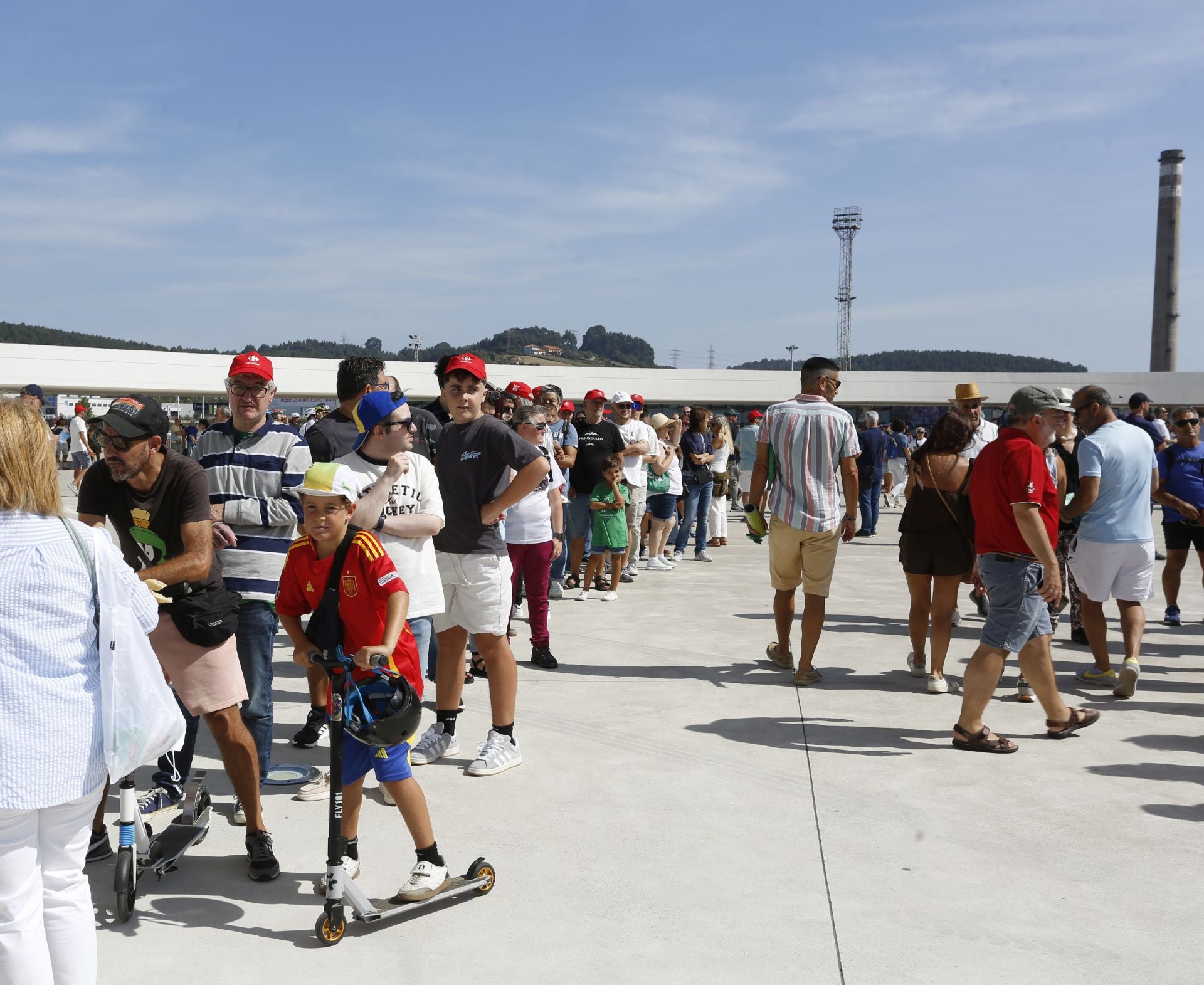 Nuevas protestas en Avilés a favor de Palestina en la demicuarta etapa de La Vuelta