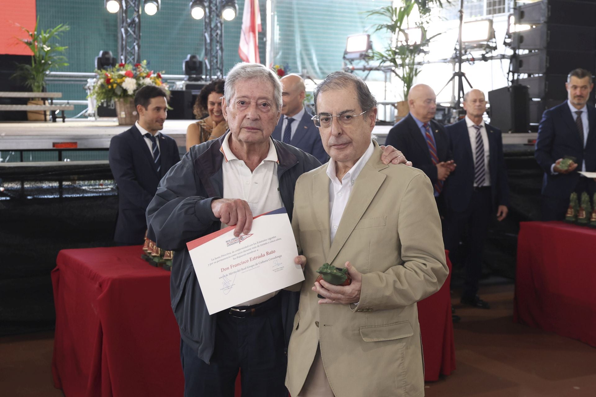 El Grupo Covadonga reconoce a sus socios