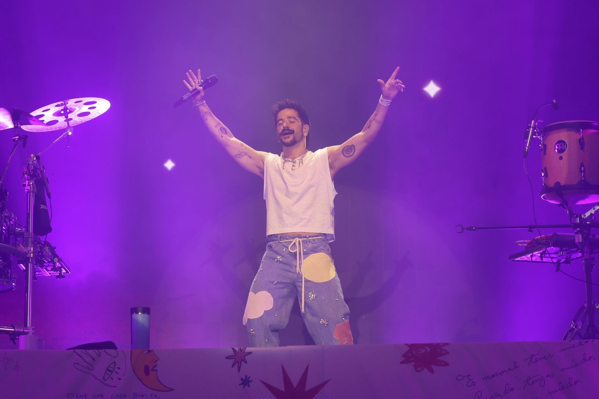 Camilo y María Becerra prenden la mecha de las fiestas de San Mateo de Oviedo