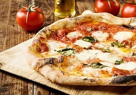 Una clásica pizza margarita.