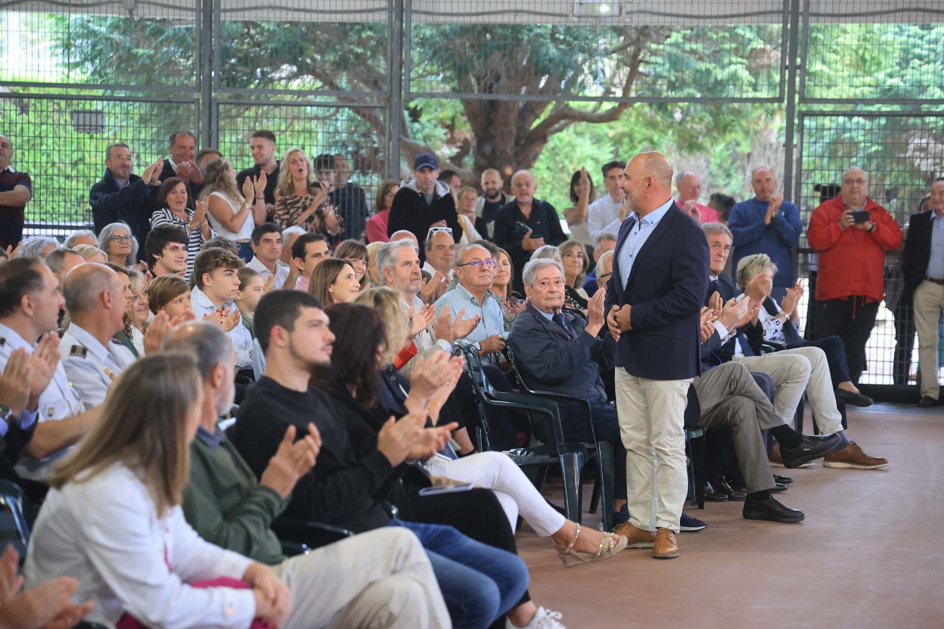 El Grupo Covadonga homenajea a 143 socios para celebrar el Día de Asturias