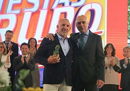 El Grupo Covadonga homenajea a 143 socios para celebrar el Día de Asturias