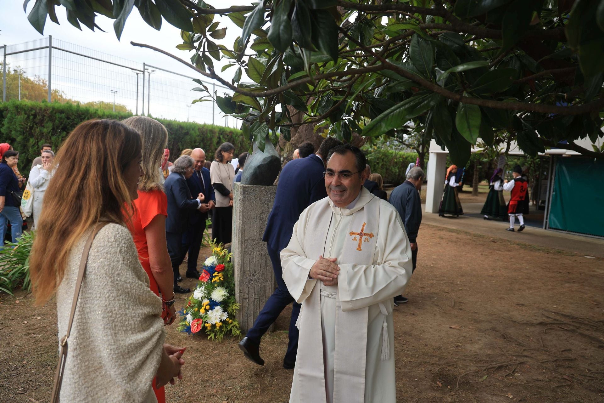 El Grupo Covadonga homenajea a 143 socios para celebrar el Día de Asturias