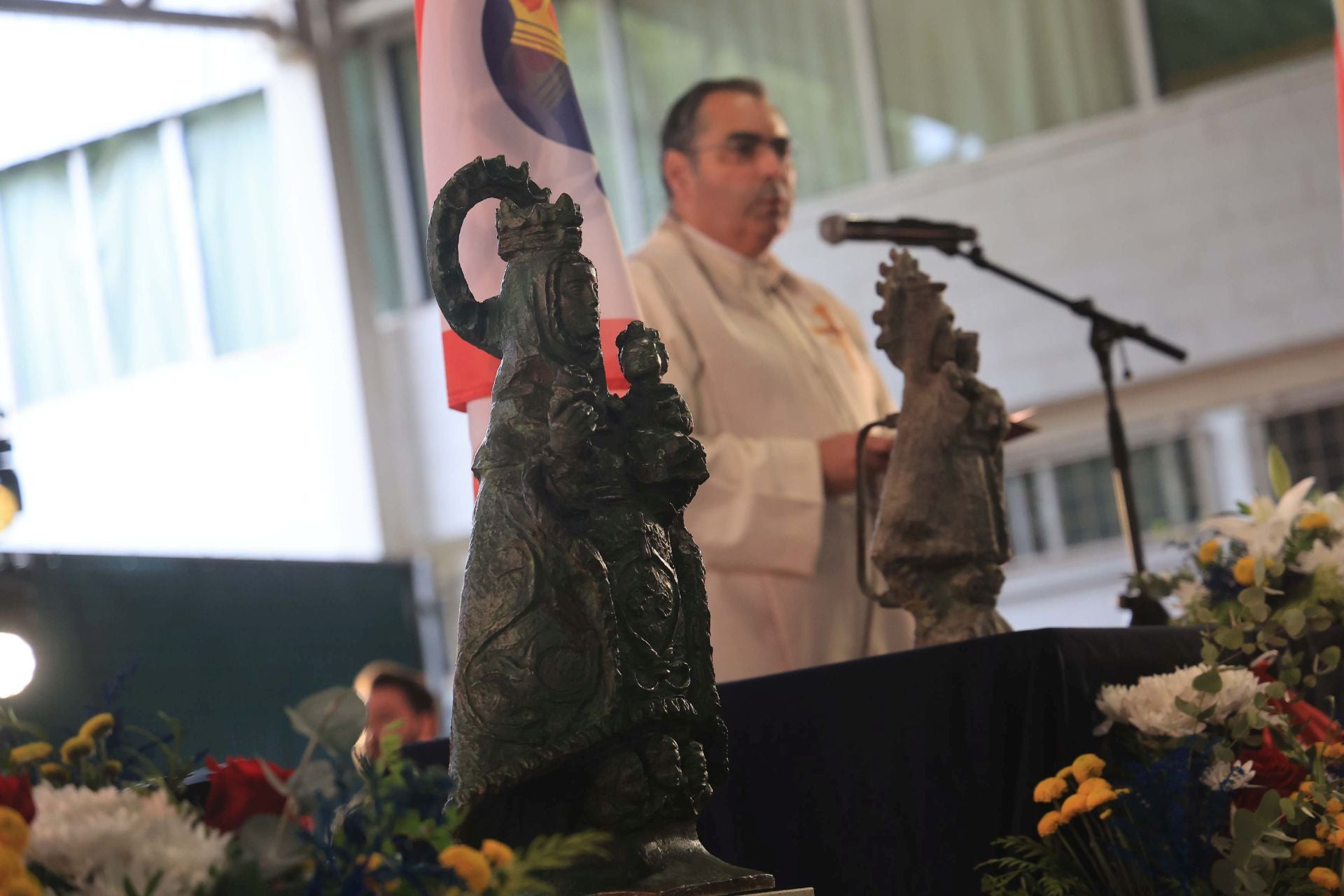 El Grupo Covadonga homenajea a 143 socios para celebrar el Día de Asturias