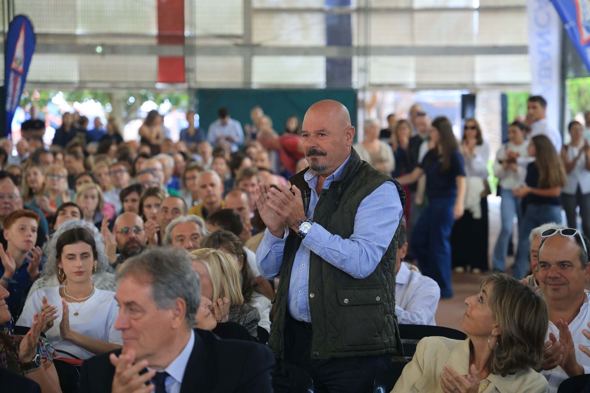 El Grupo Covadonga homenajea a 143 socios para celebrar el Día de Asturias