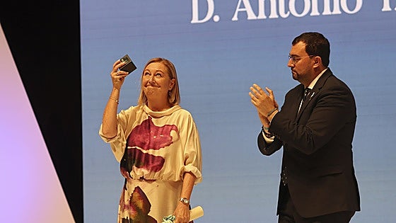 «Estoy muy orgullosa de tu implicación total y absoluta en el bienestar de la sociedad asturiana»