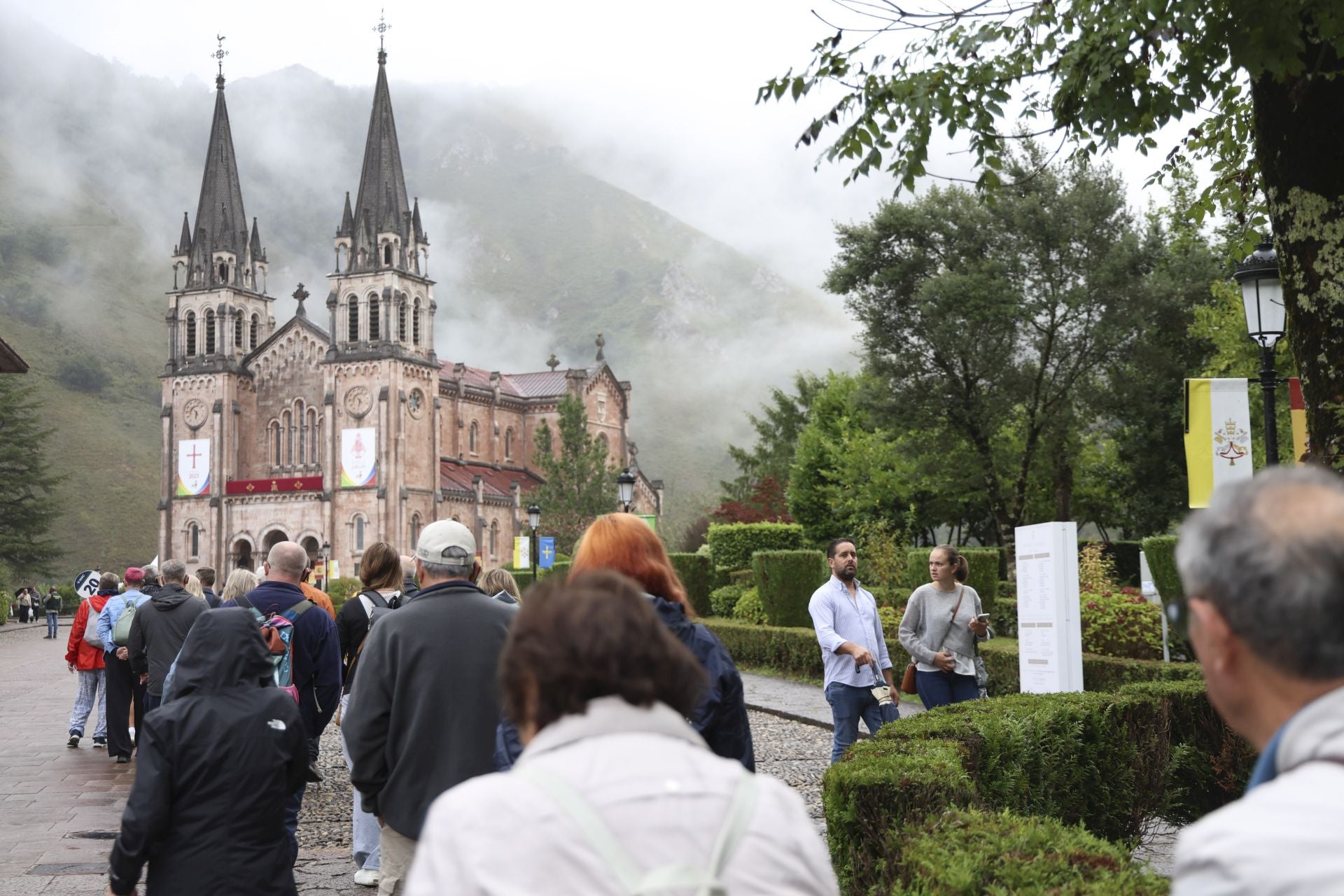 La misa en Covadonga por el Día de la Santina, en imágenes