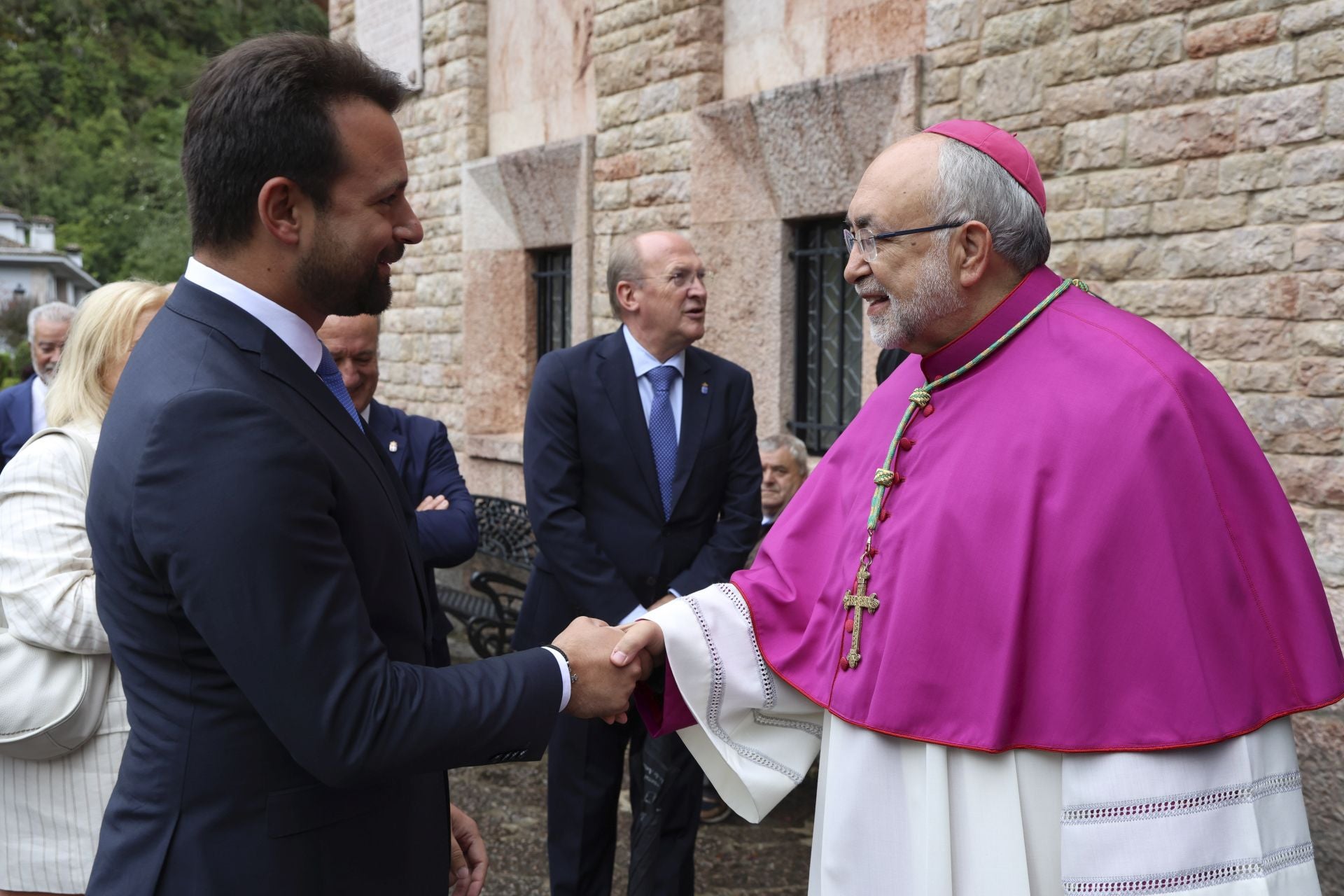 La misa en Covadonga por el Día de la Santina, en imágenes