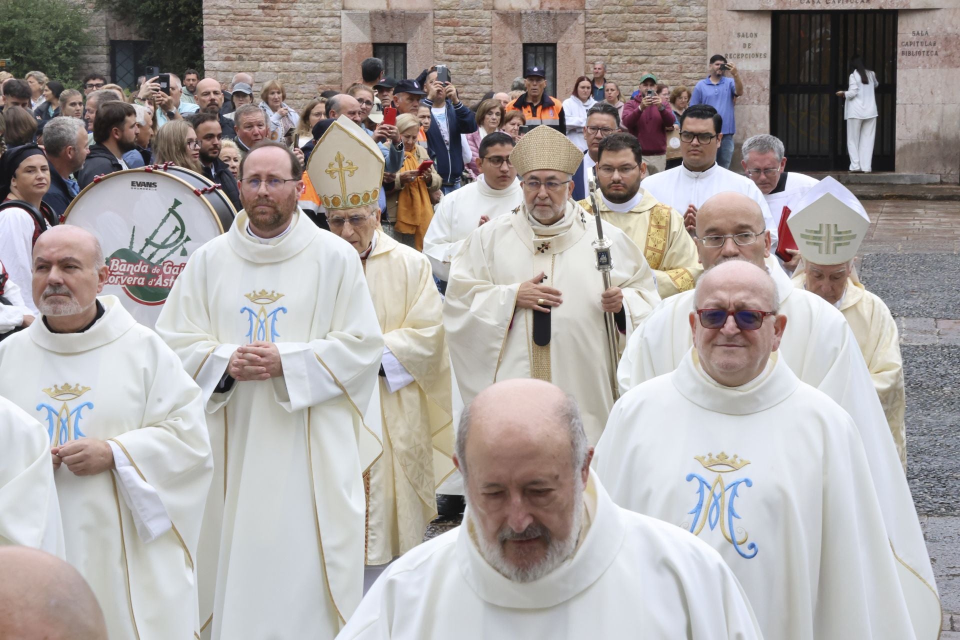 La misa en Covadonga por el Día de la Santina, en imágenes
