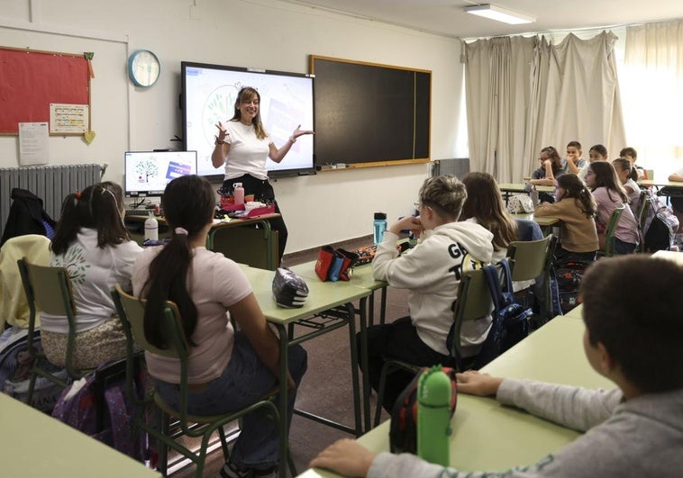 El curso que pondrá a prueba el pacto con los docentes empieza con 1.200 alumnos menos en Asturias