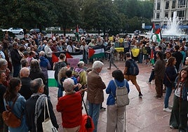 Los periodistas y fotógrafos de Asturias exigen el fin de la masacre en Gaza: «No es una guerra es un genocidio»