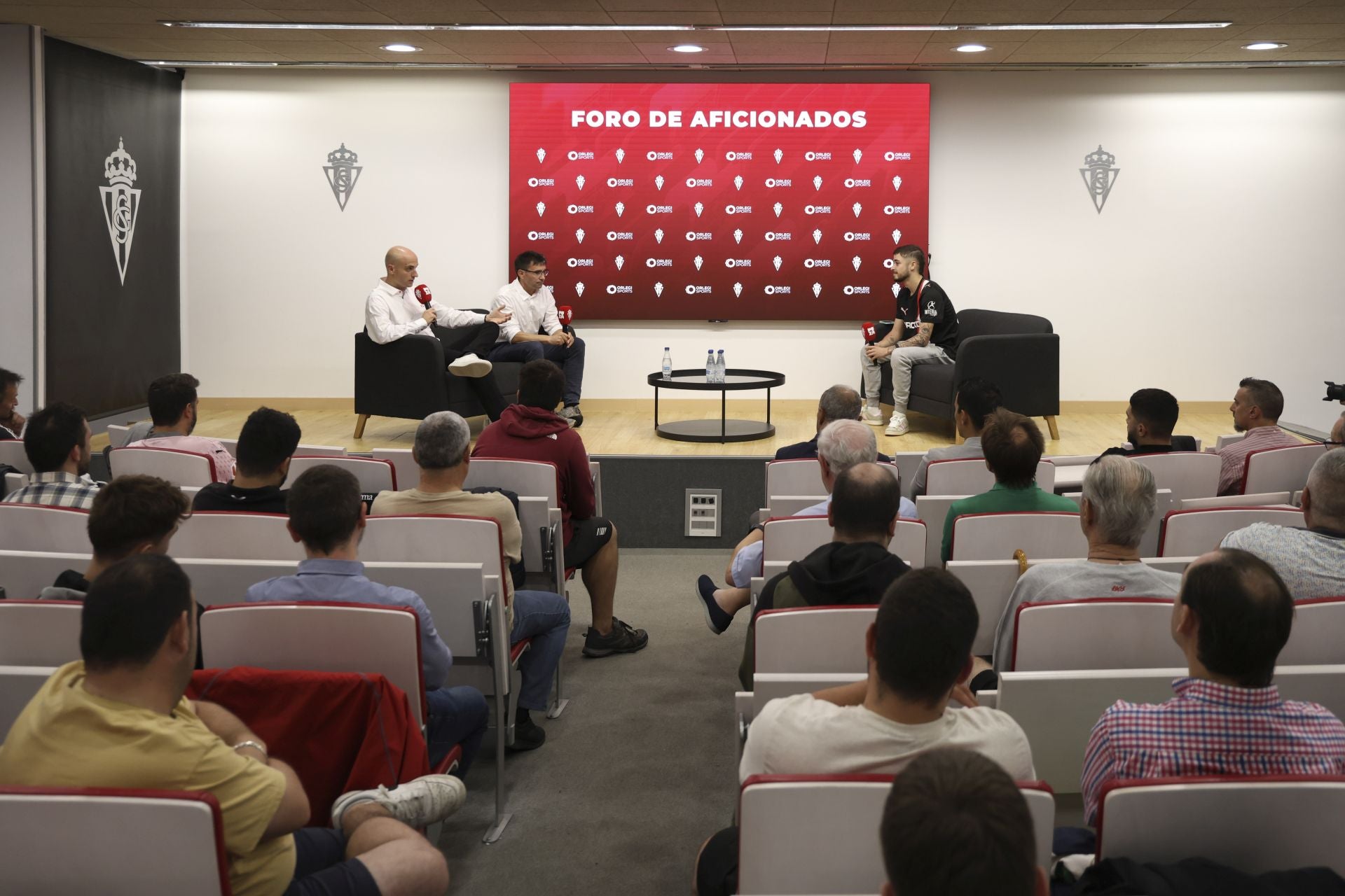 El foro de aficionados del Sporting, en imágenes