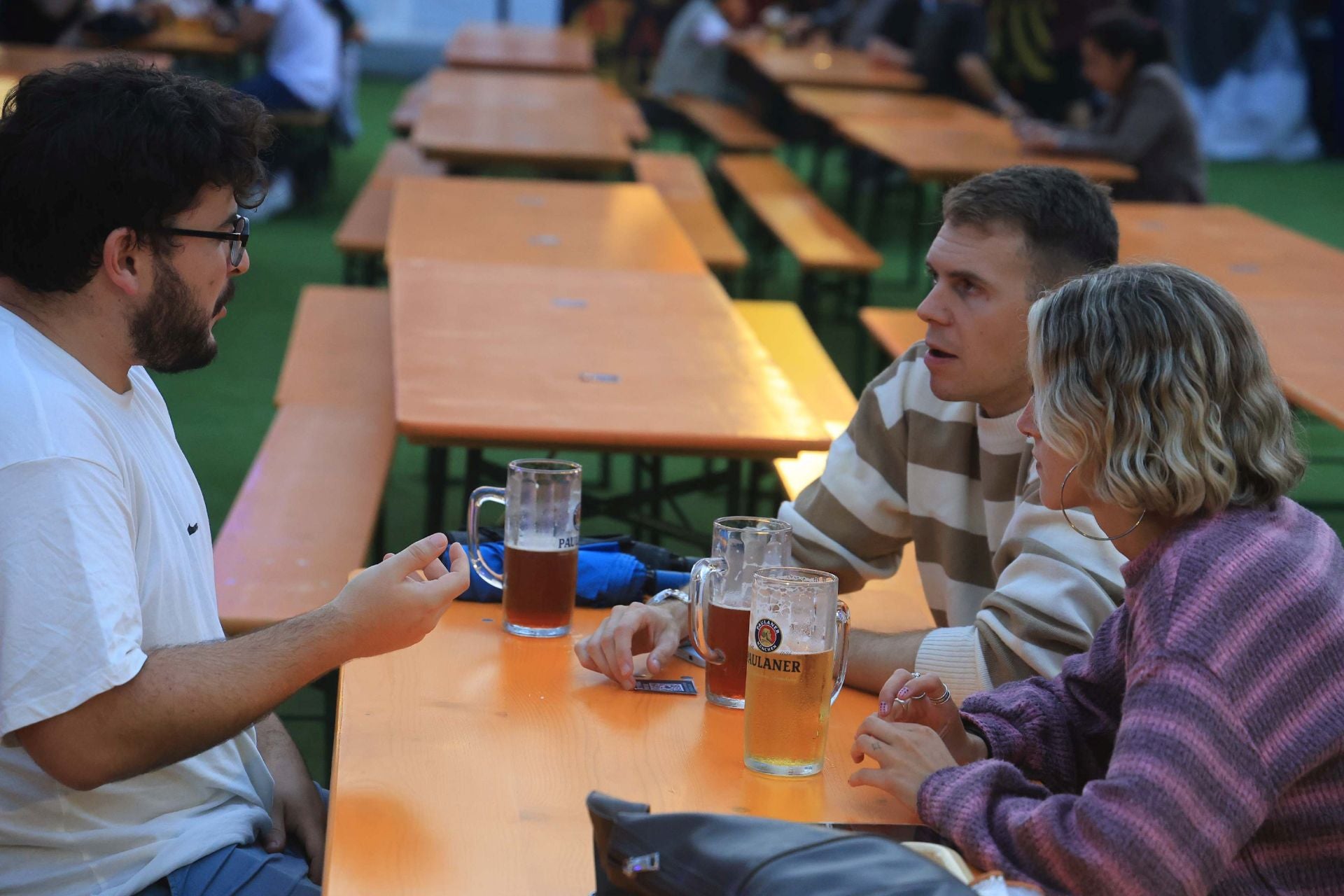 Cerveza, comida y mucha fiesta en el Oktoberfest de Gijón