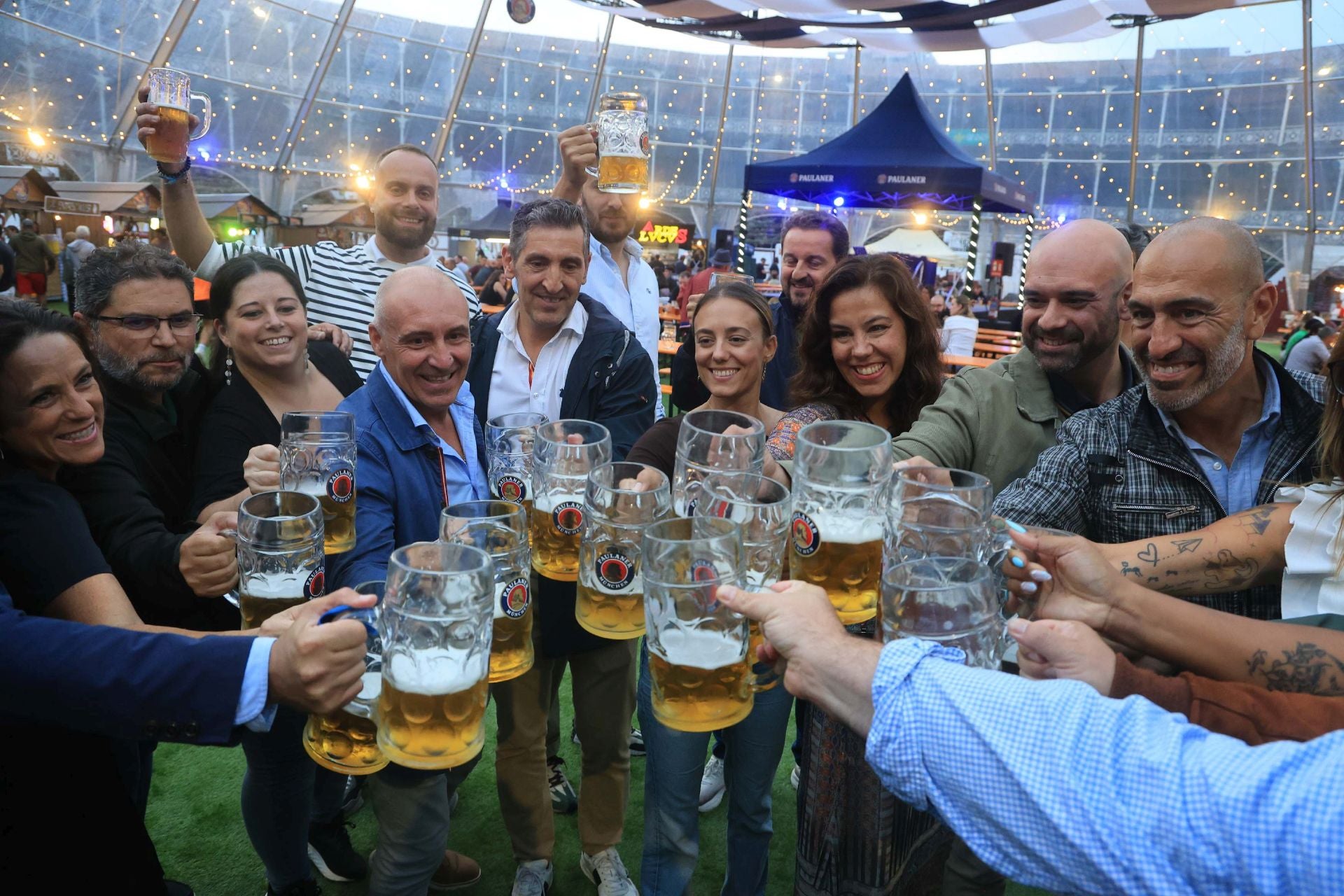 Cerveza, comida y mucha fiesta en el Oktoberfest de Gijón