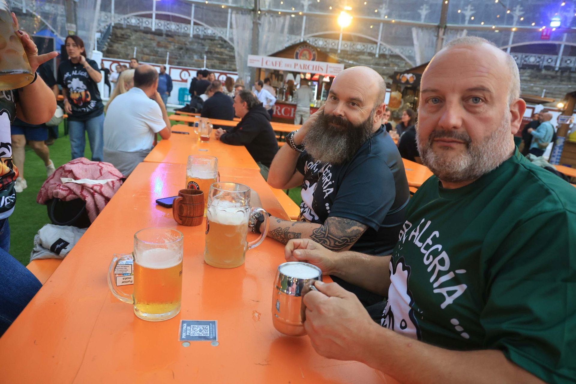 Cerveza, comida y mucha fiesta en el Oktoberfest de Gijón