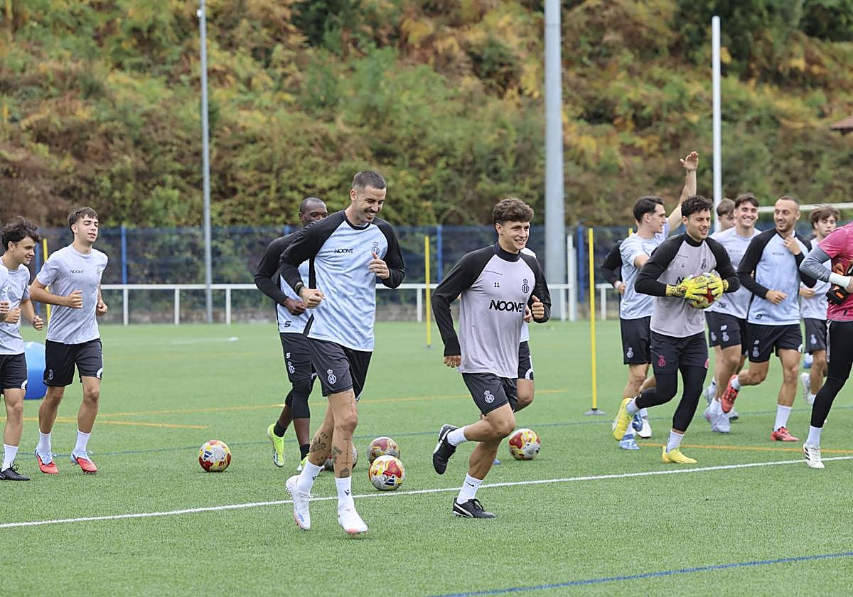 Borja Granero y Guzmán, en primer término, dos de los últimos tres fichajes del mercado de verano, en La Toba.