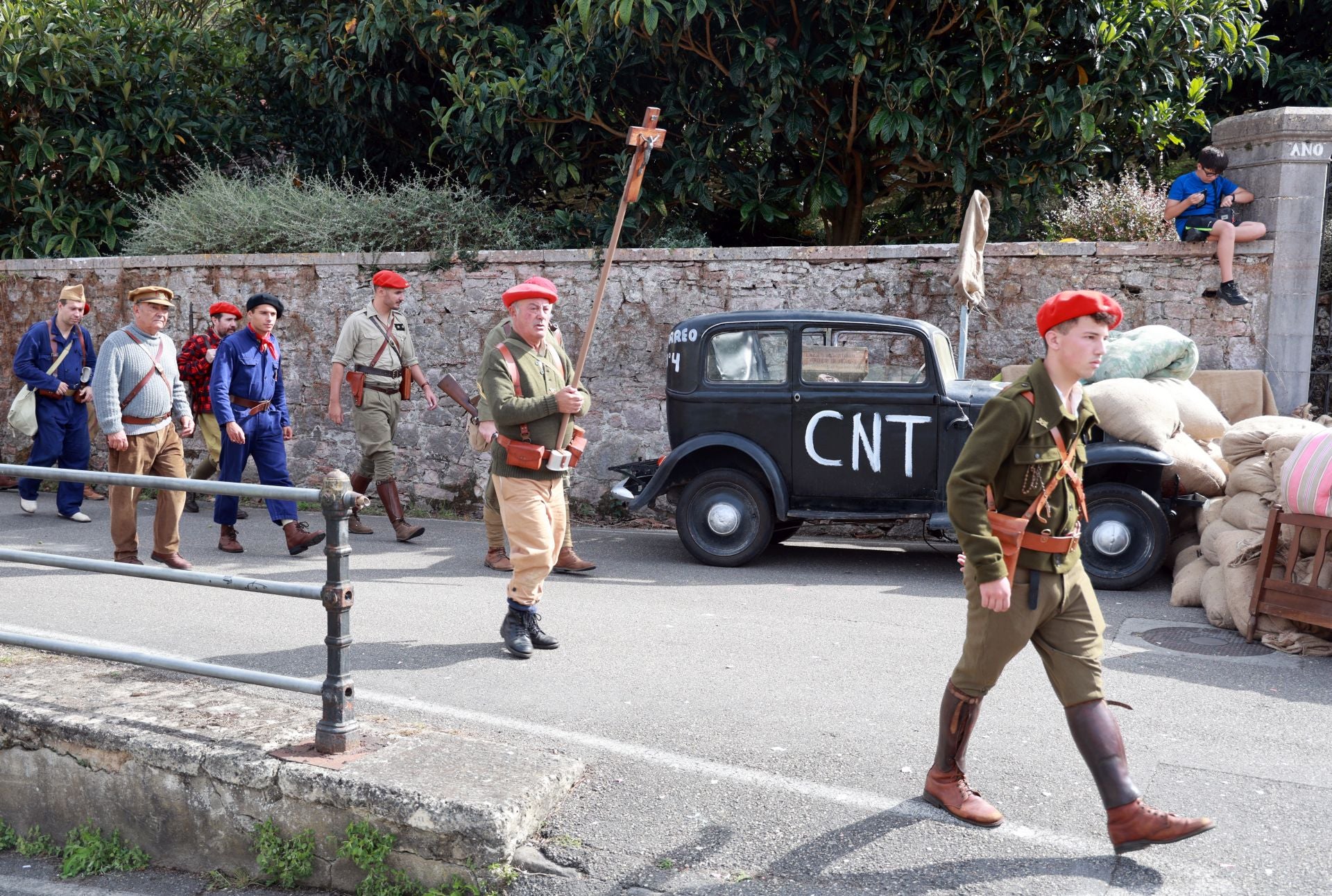 Candamo vuelve a 1936: la recreación histórica de los combates de la Guerra Civil, en fotos