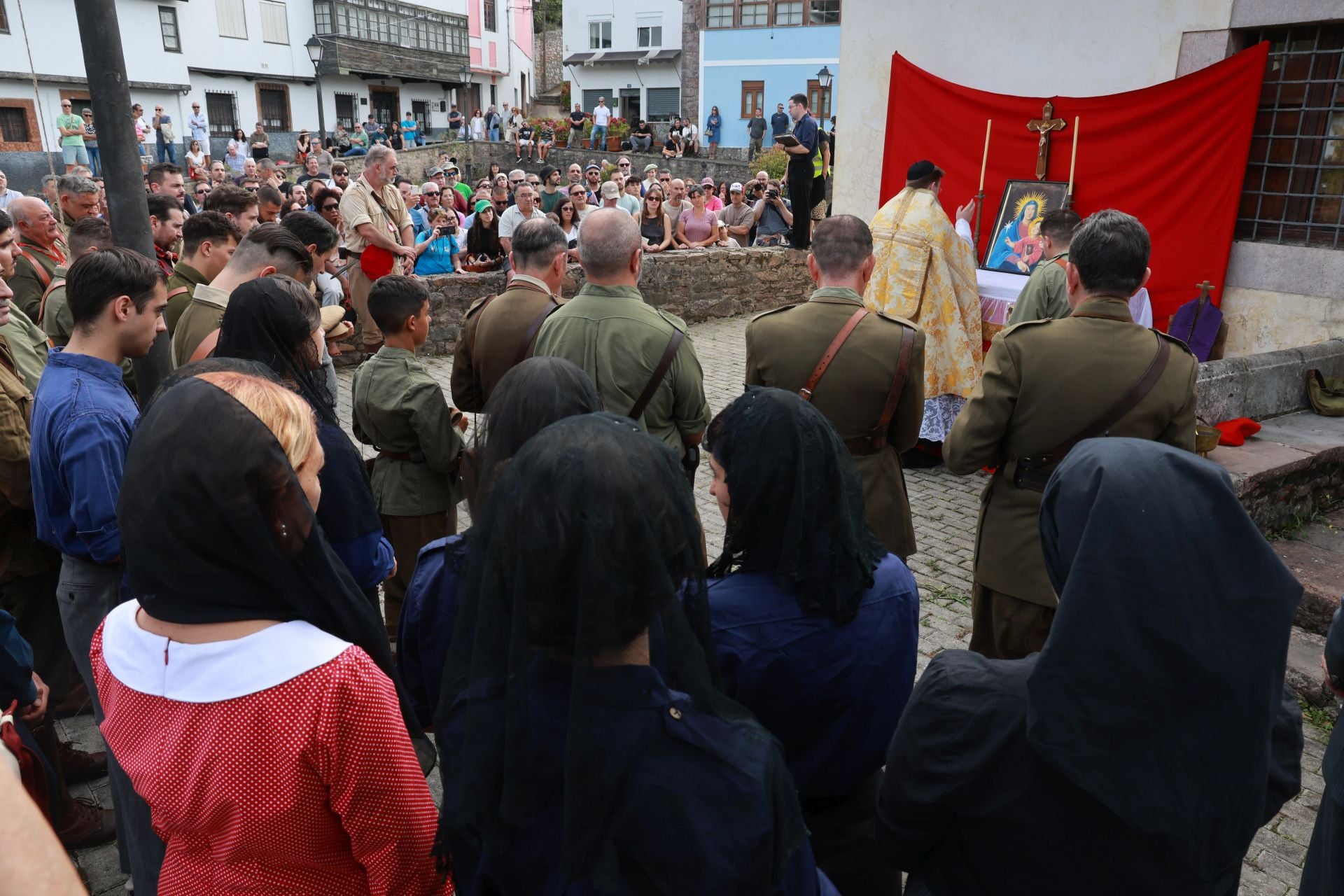 Candamo vuelve a 1936: la recreación histórica de los combates de la Guerra Civil, en fotos