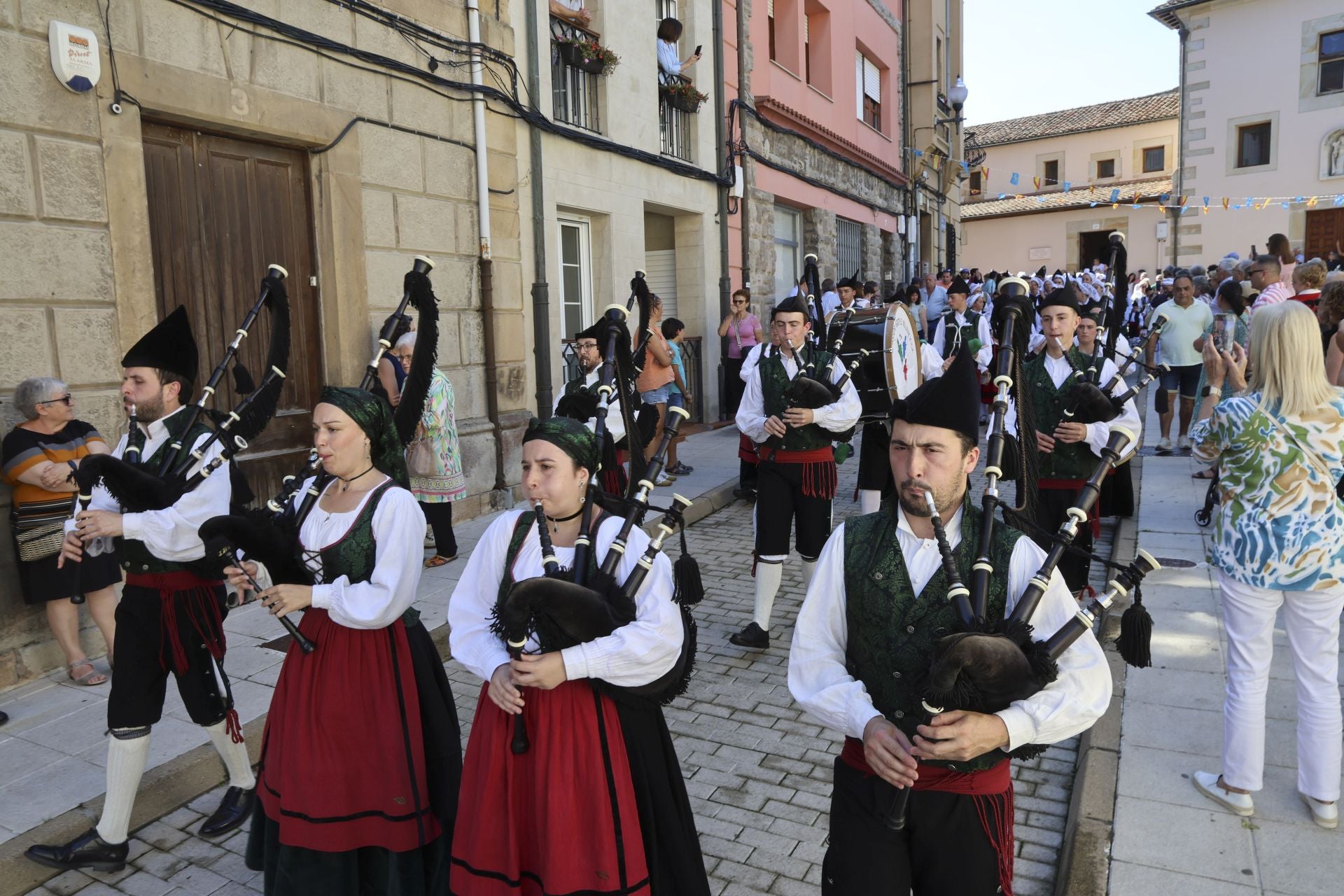 Villaviciosa celebra por todo lo alto el día grande de sus fiestas