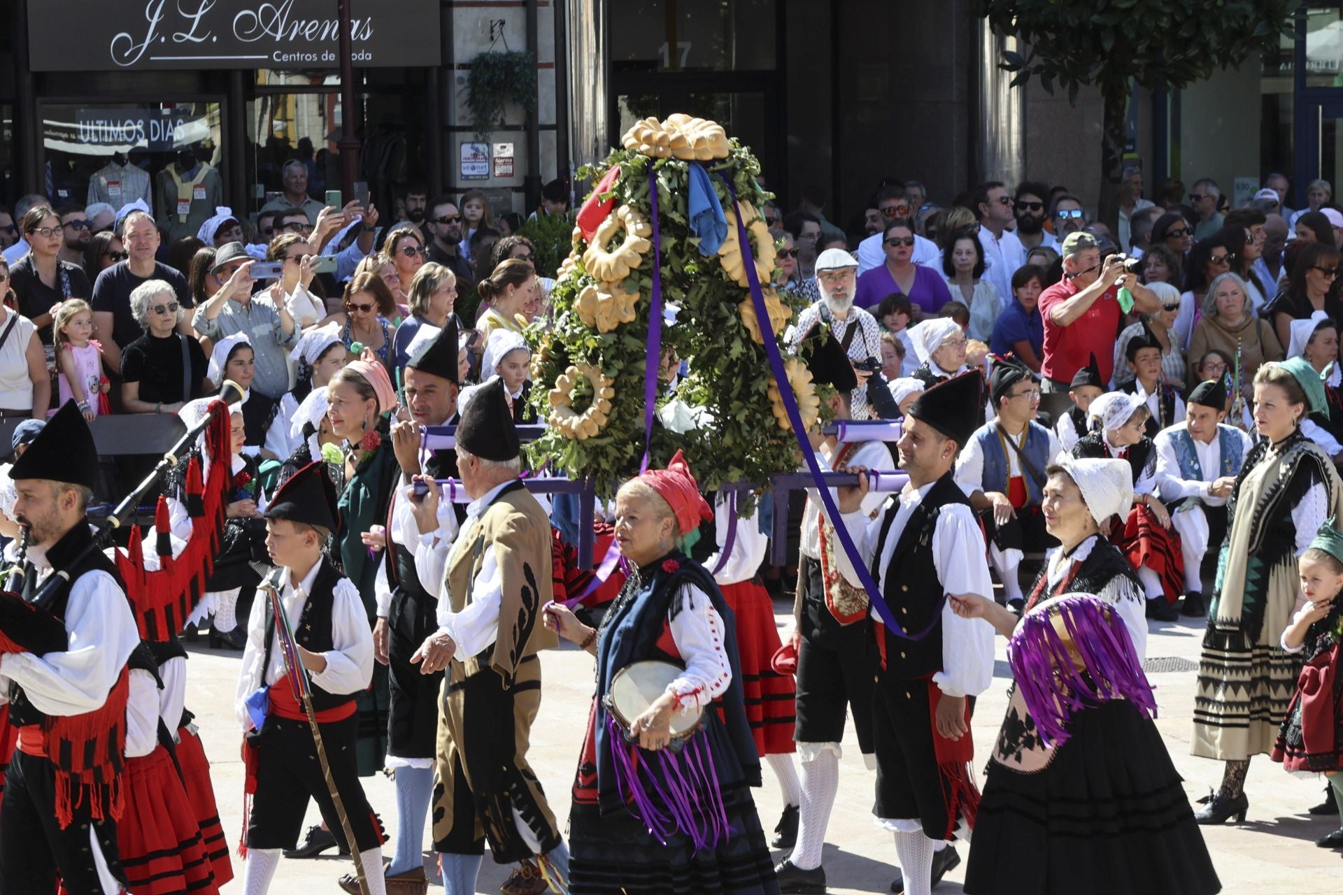 Villaviciosa celebra por todo lo alto el día grande de sus fiestas