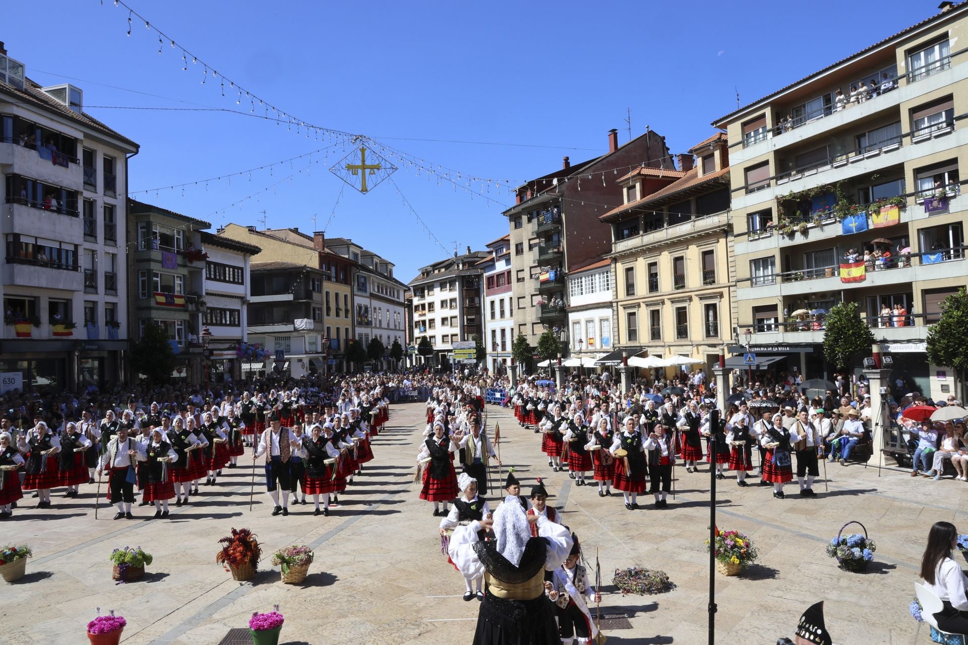 Villaviciosa celebra por todo lo alto el día grande de sus fiestas