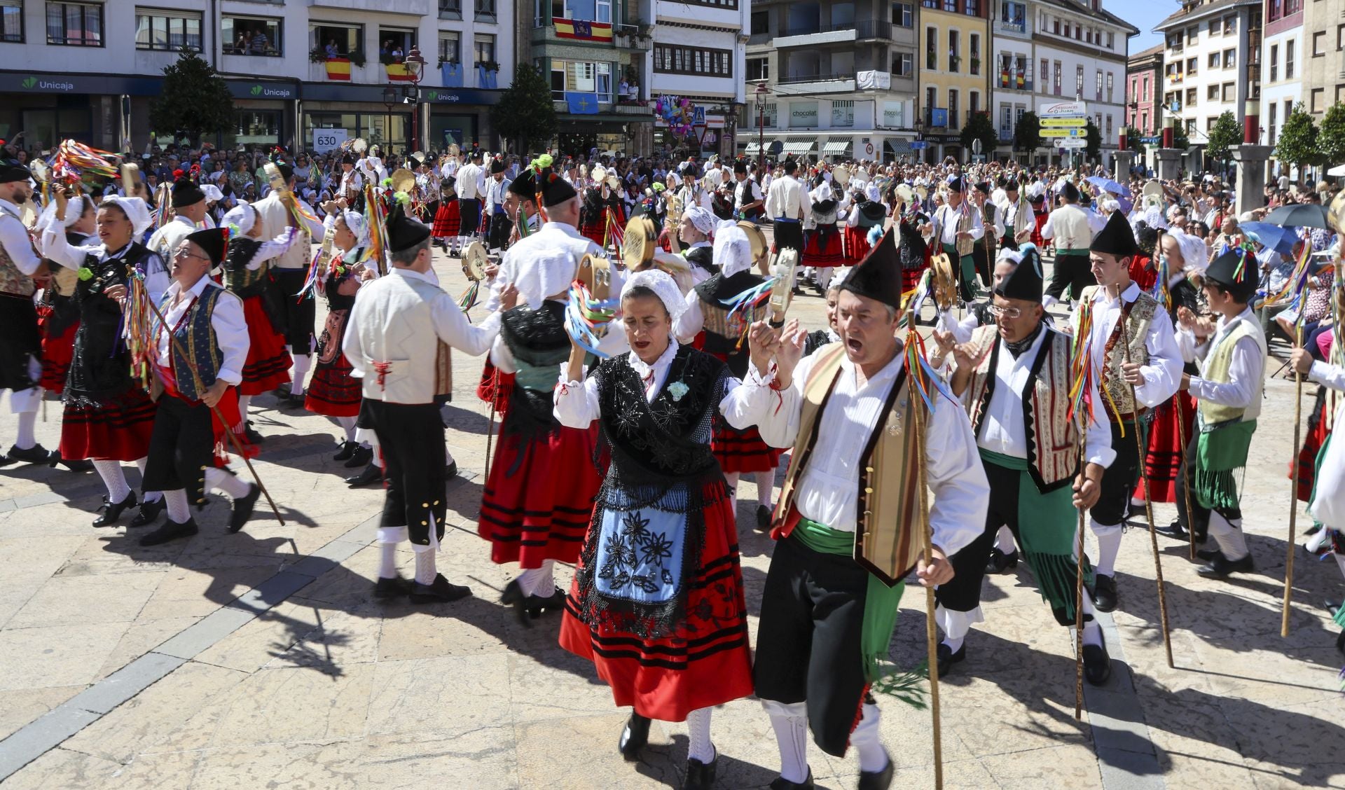 Villaviciosa celebra por todo lo alto el día grande de sus fiestas