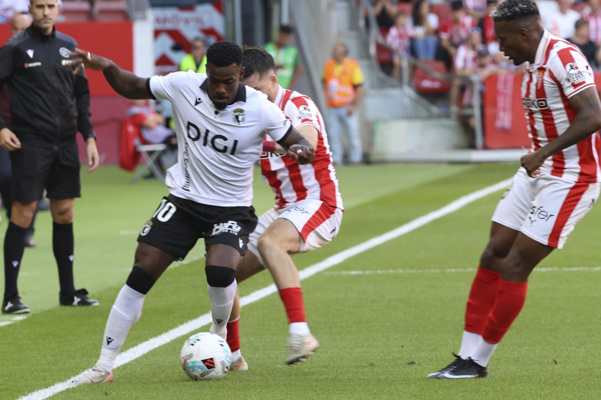 Las mejores jugadas del Sporting de Gijón - Burgos en imágenes