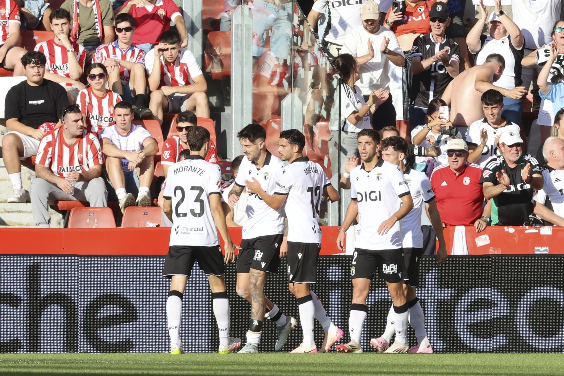 Las mejores jugadas del Sporting de Gijón - Burgos en imágenes